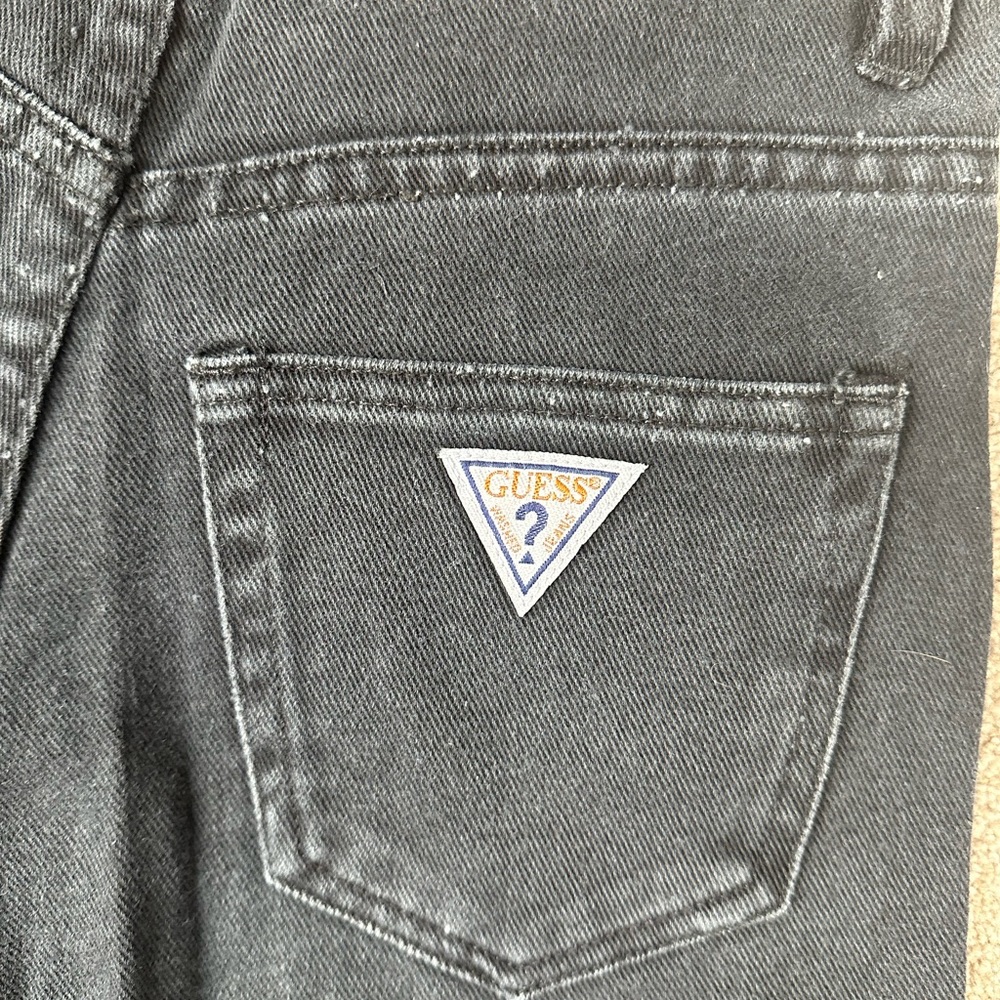 Guess shorts size 00